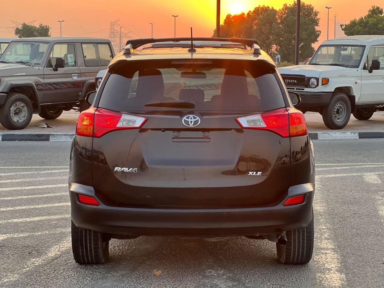 Toyota RAV4  2014 Toyota Rav4 XLE Full Option 2.5L V6 - Sunroof  Rear Camera - Rims