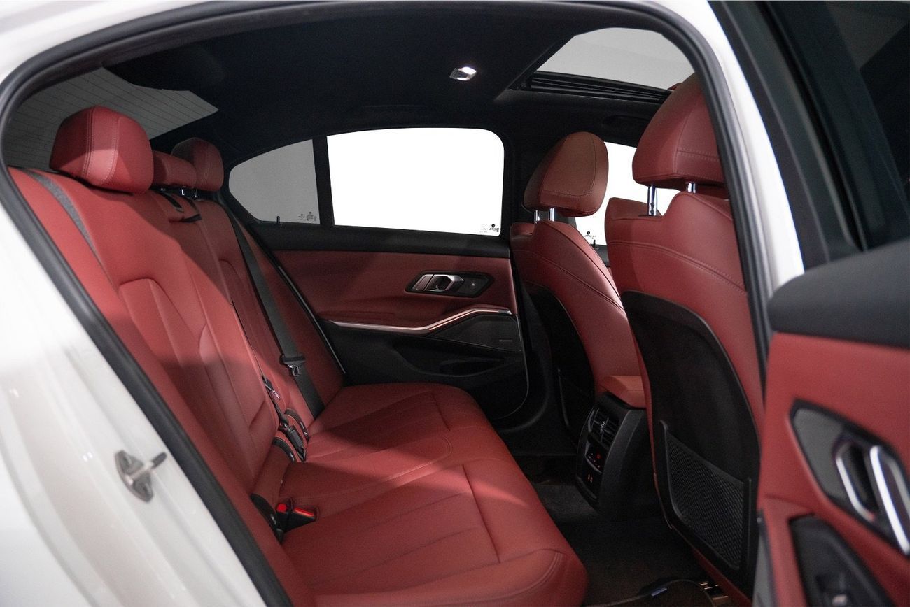 BMW 330i 2023 BMW 330i / Full Agency Service History / Warranty