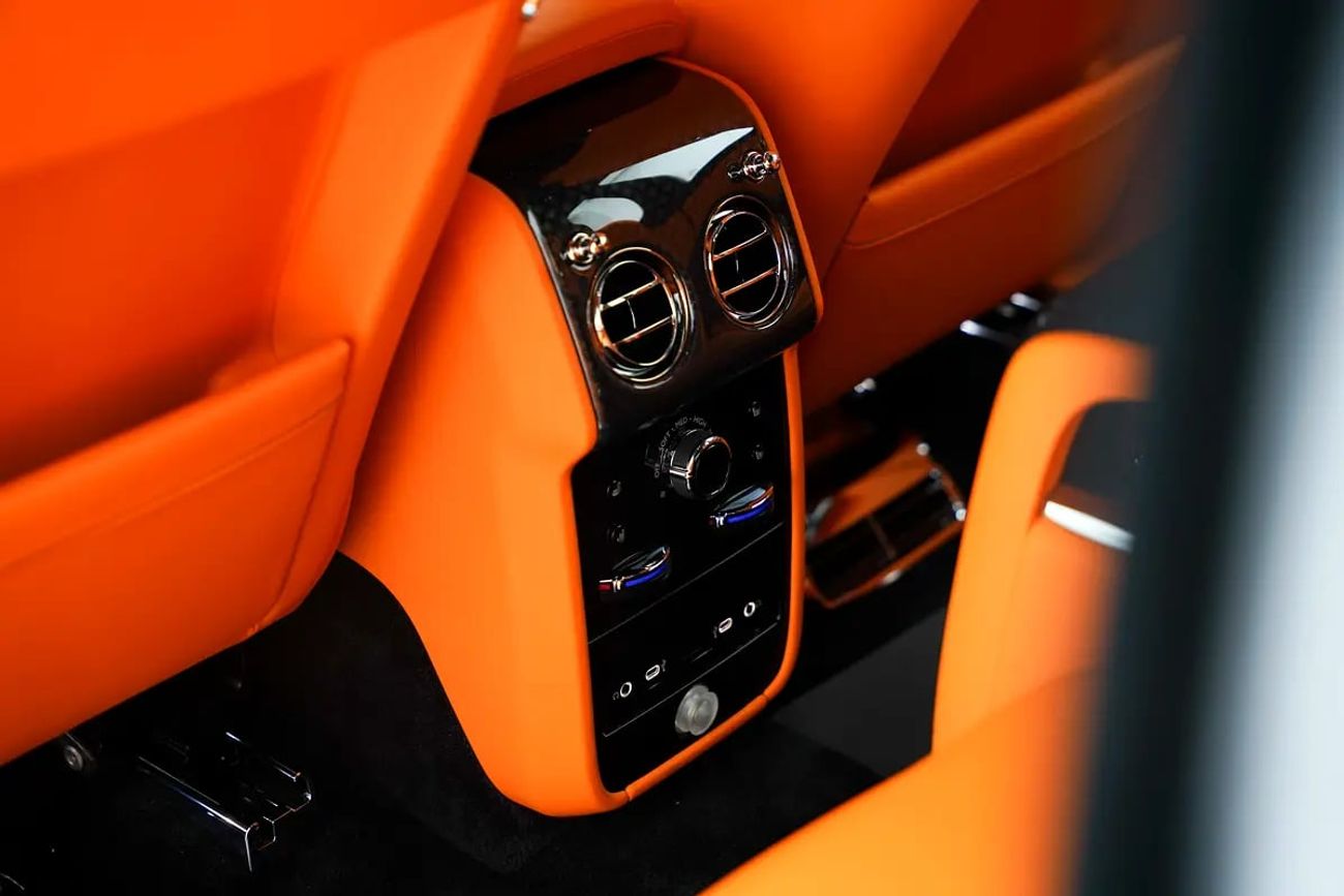 Rolls-Royce Cullinan BLACK BADGE WITH WARRANTY AND SERVICE CONTRACT