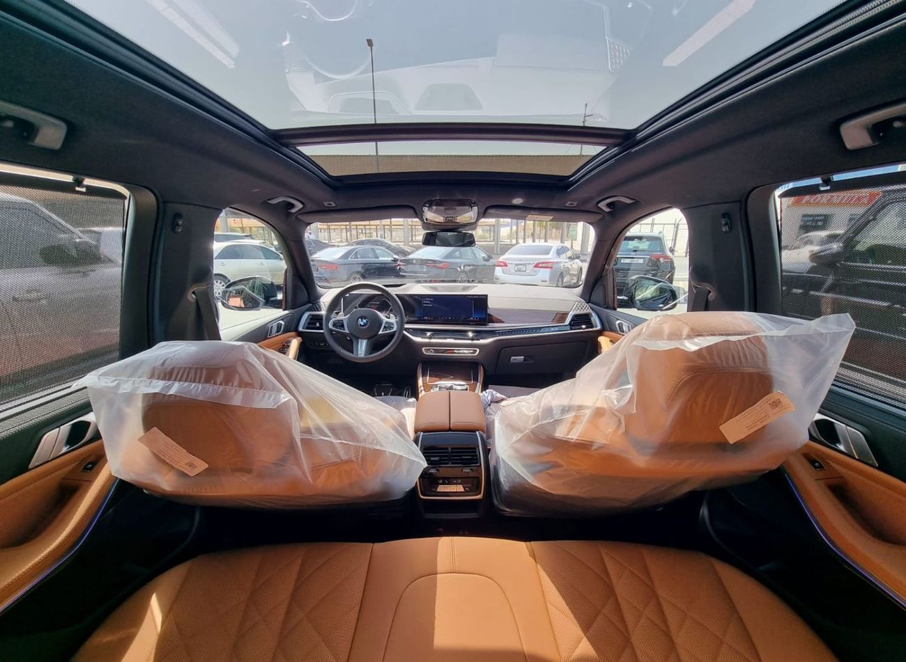 BMW X5 xDrive40i Luxury M Sport Package 3.0L xDrive 40i M Sport Under Warranty & Service 2025 GCC