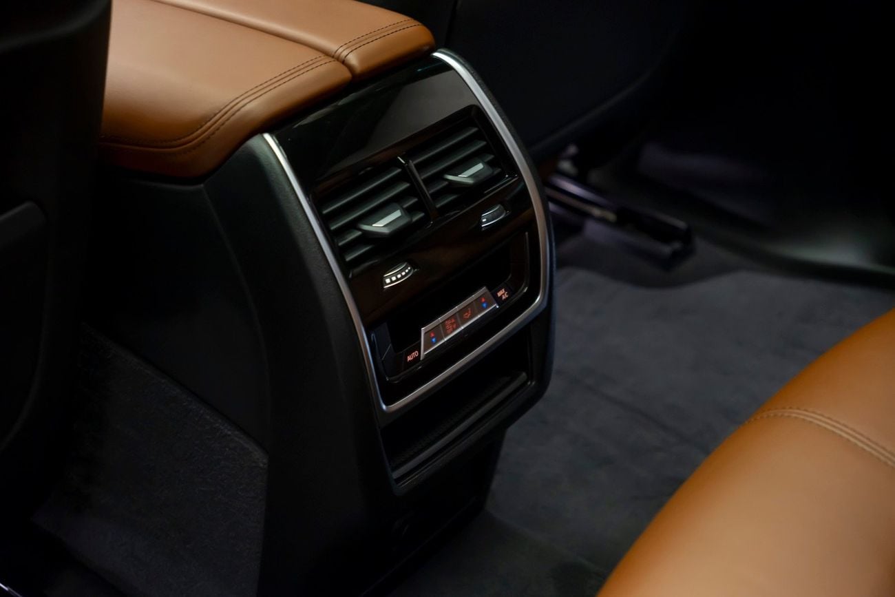 بي أم دبليو X5 M50i EXCLUSIVE