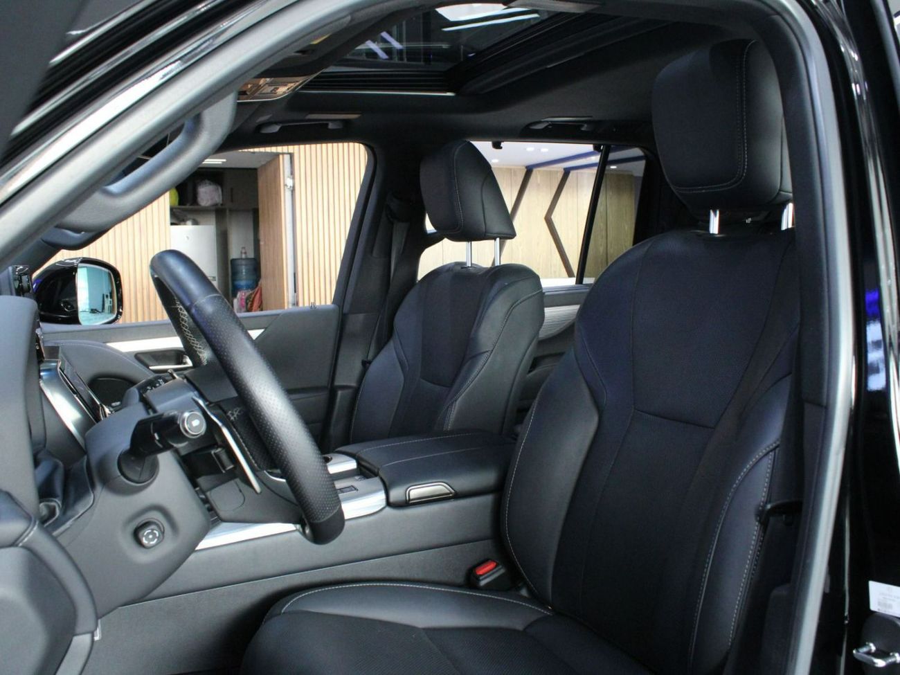 لكزس LX 600 F-Sport