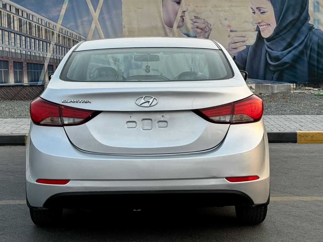 Hyundai Elantra GL High 1.6L In excellent condition and requires no expenses