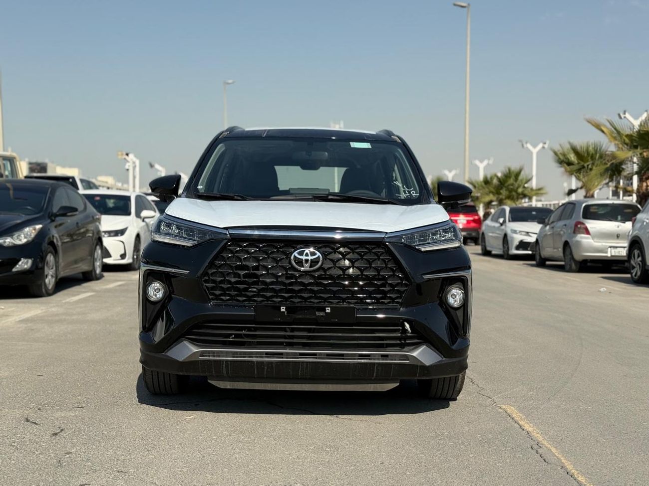 تويوتا فيلوز VELOZ - V Full Option 1.5L 4 Cylinders - 7 Seats 2025 Model