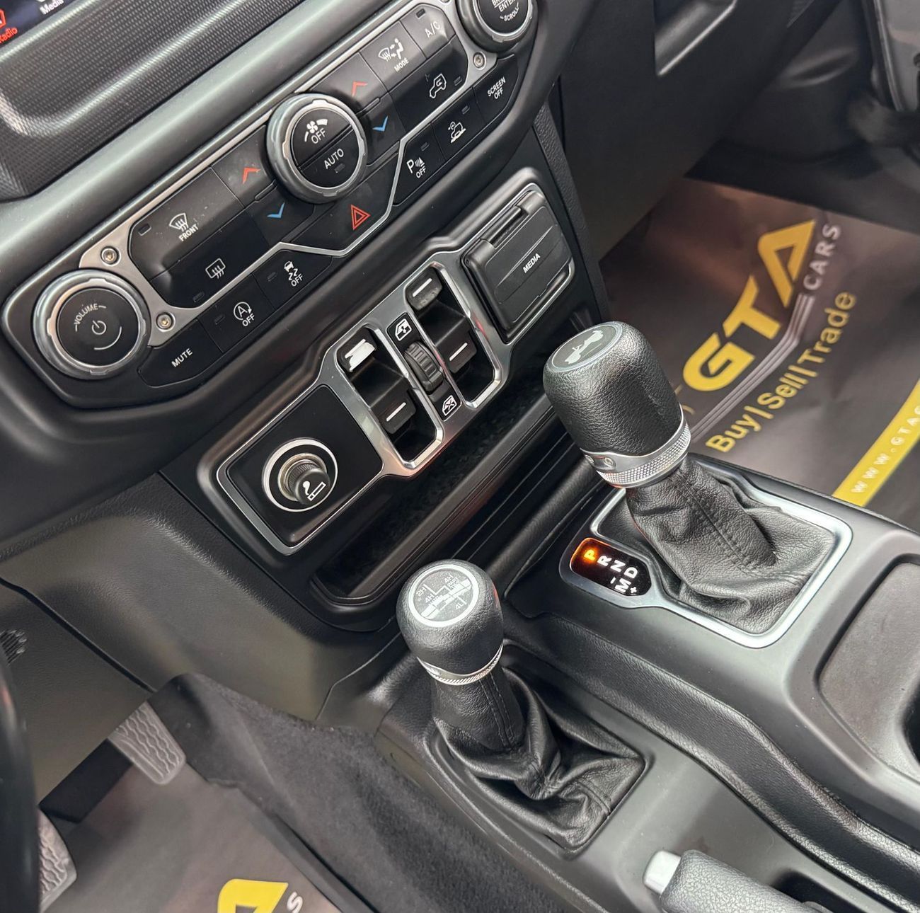 جيب رانجلر Unlimited Sport 3.6L A/T