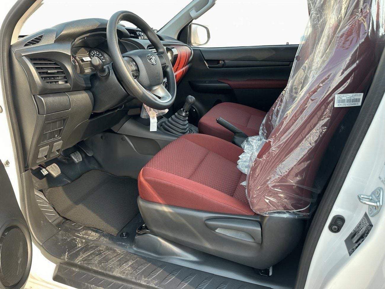 Toyota Hilux GL Signle cabin 2.7  PETROL 4X4 M/T  2026