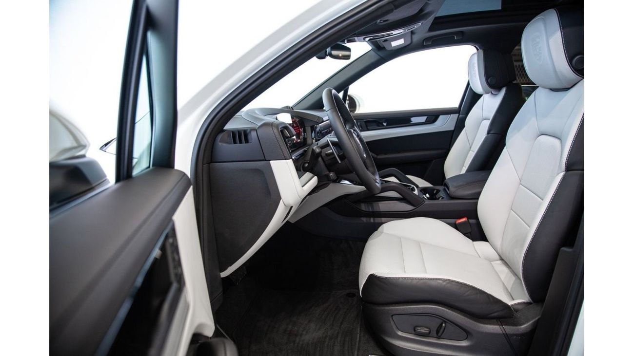 Porsche Cayenne WARRANTY OCT 2025