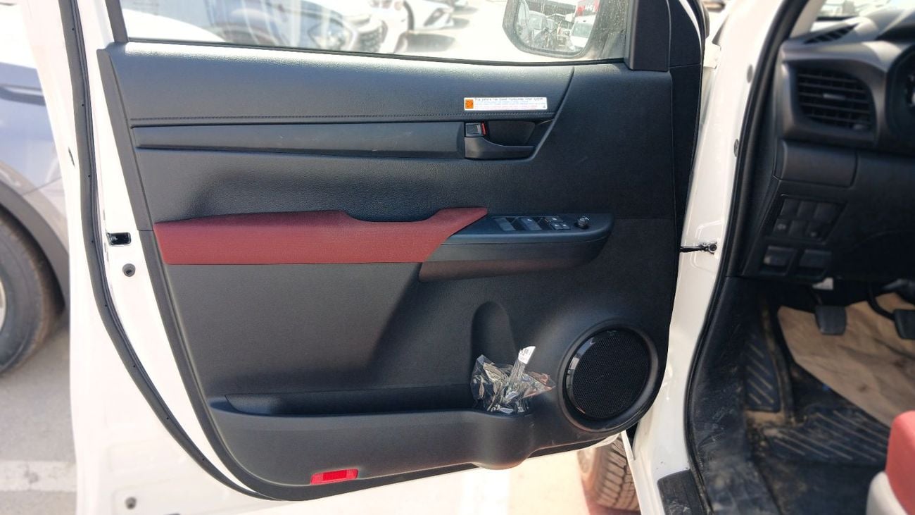 تويوتا هيلوكس 2.4L Diesel Manual DC Pickup 2026YM