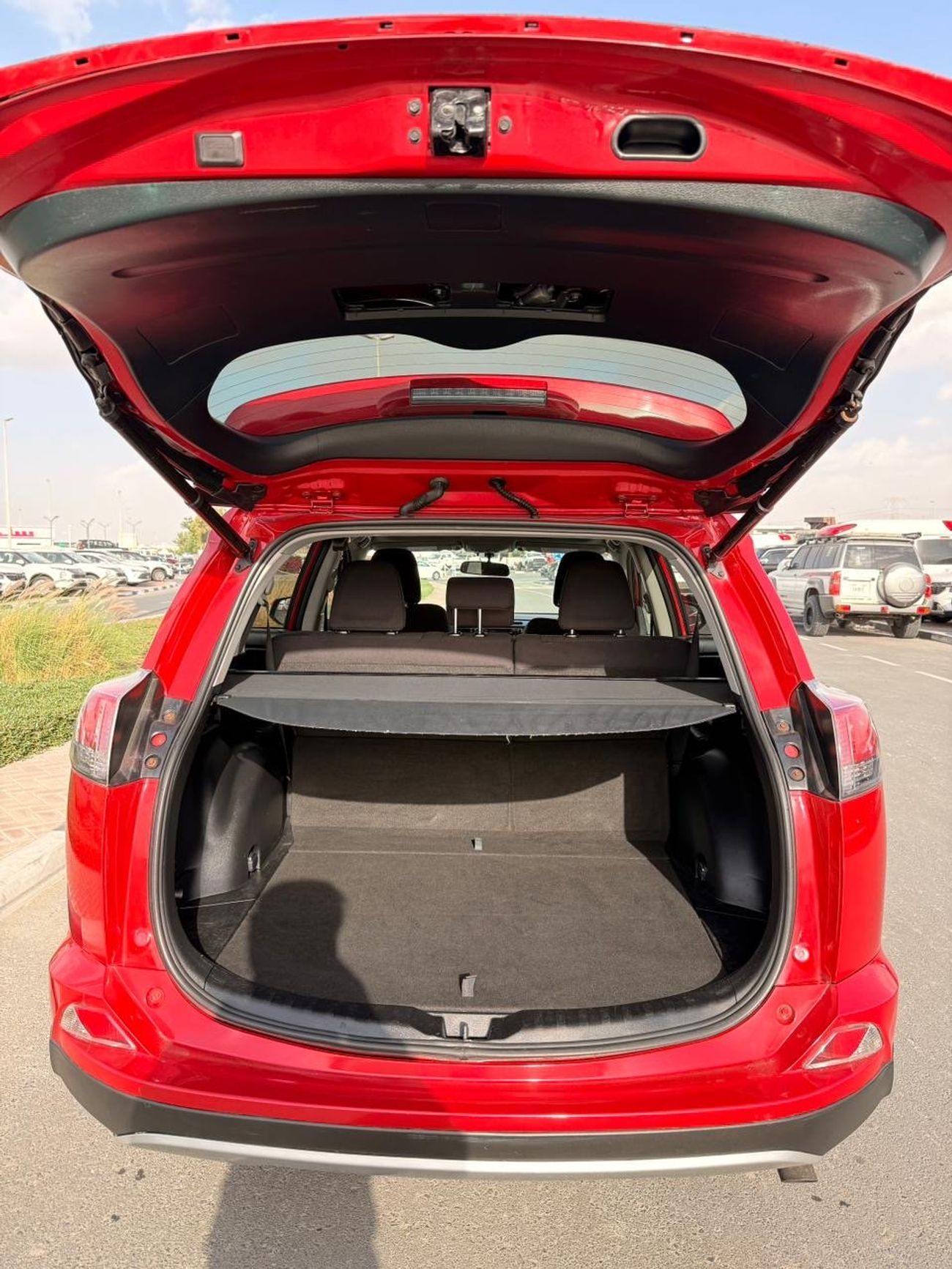 تويوتا راف ٤ XLE 2.5L AWD Full option sunroof, push start