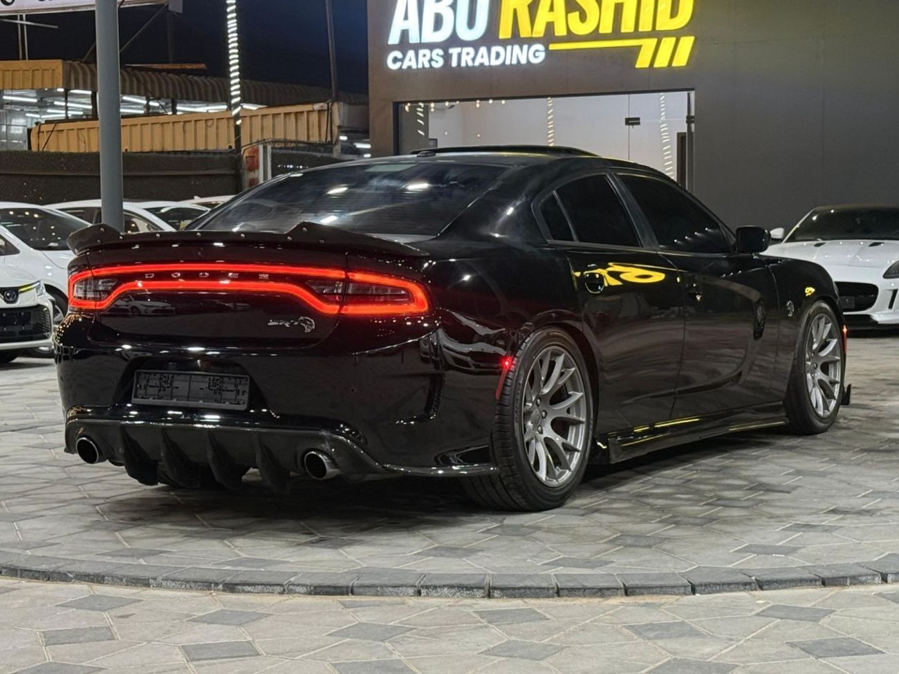 Dodge Charger SRT 392 6.4L (717 HP)