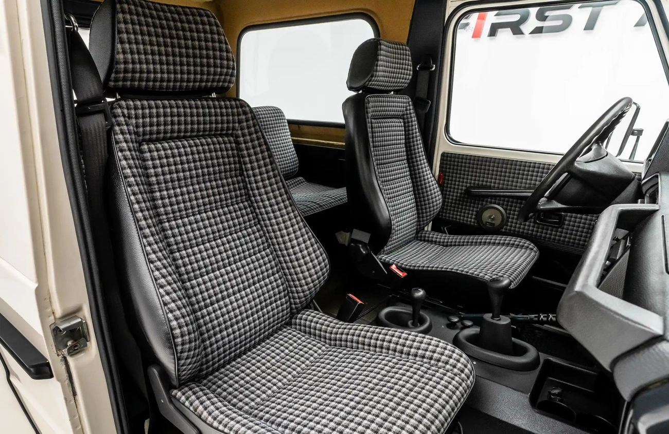 Mercedes-Benz 280 2.7L I-6 Naturally Aspirated Engine