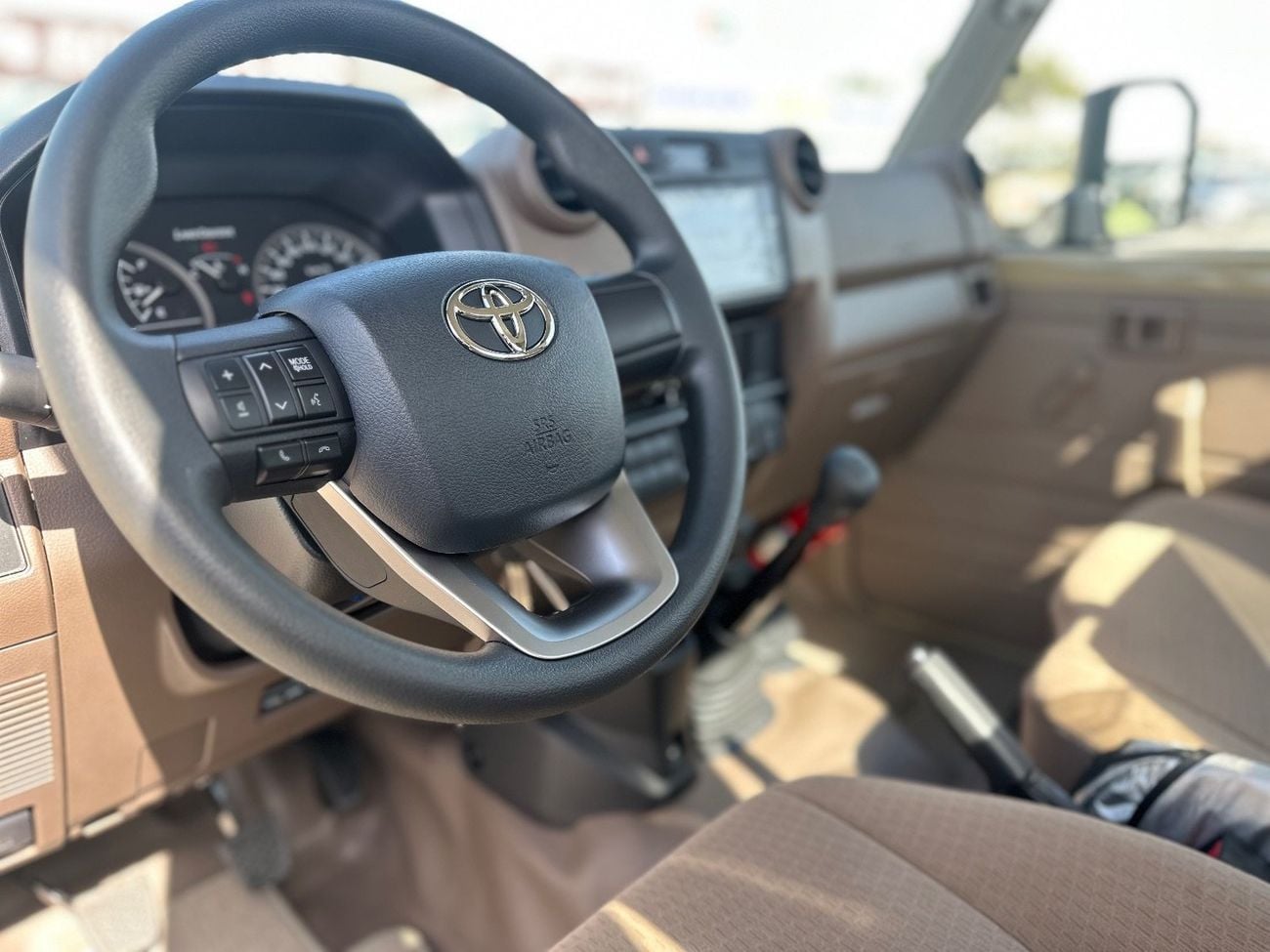 تويوتا لاند كروزر بيك آب Std 4.0L Single Cab Utility 4WD