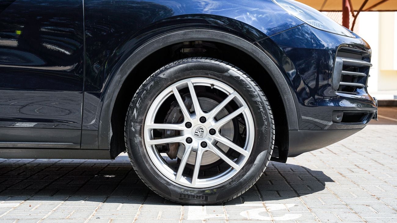 Porsche Cayenne Base