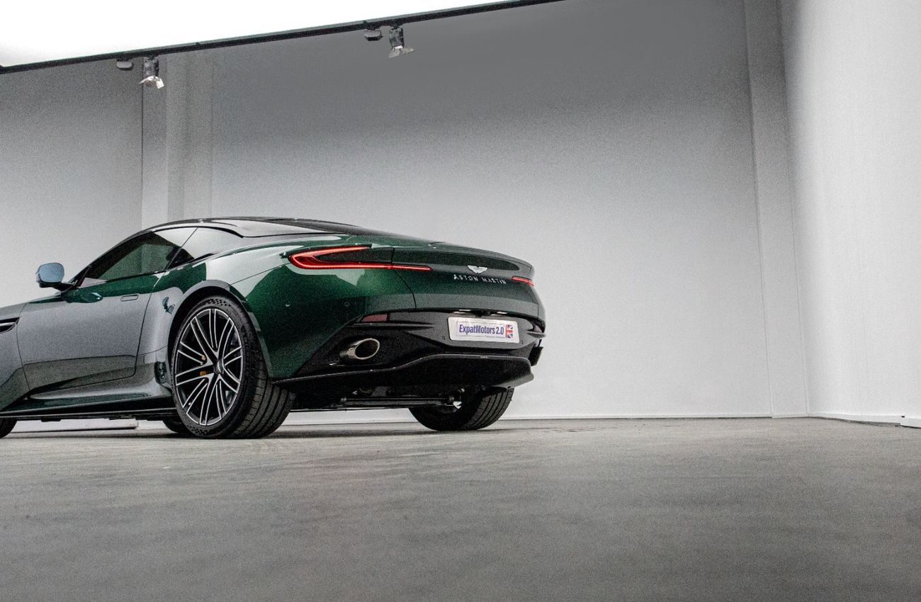 أستون مارتن DB12