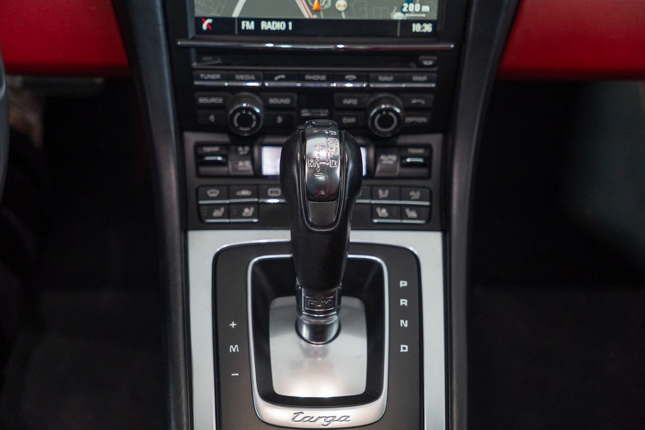 Porsche 911 Targa 4S 3.8L 2015 Porsche 911 Targa 4S / Porsche Warranty & Full Porsche Service History