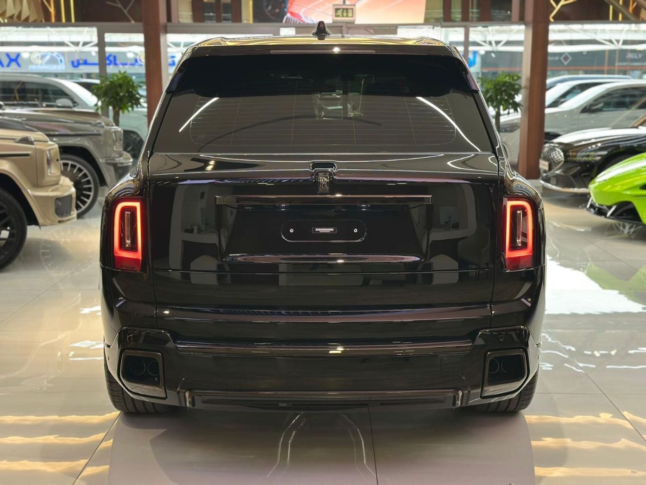 رولز رويس كولينان رولز رويس كولينان بلاك بادج 2025 | أسود | قمة الفخامة