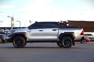 تويوتا هيلوكس 4x4 Diesel 2.8L (Right Hand )