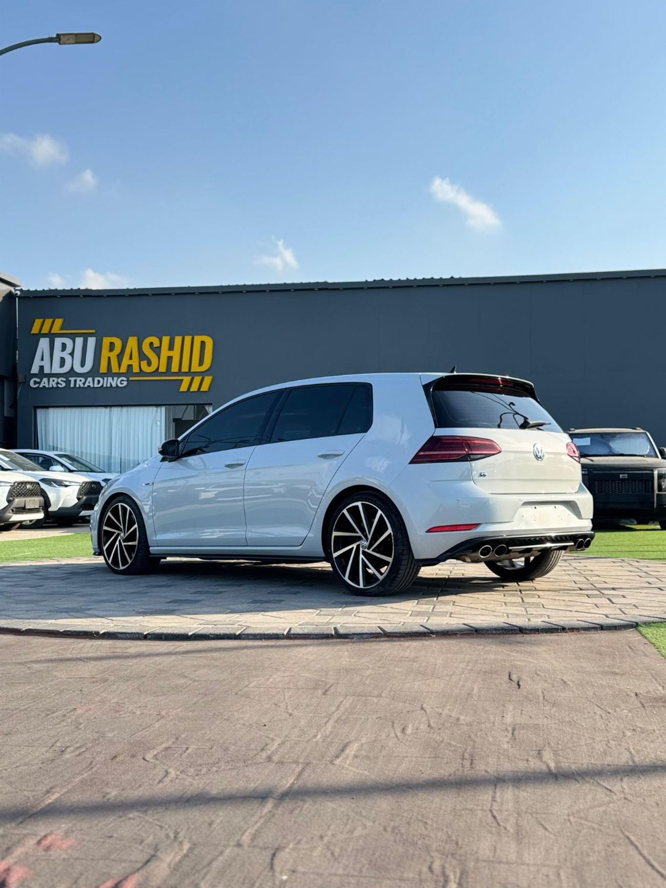 Volkswagen Golf R 