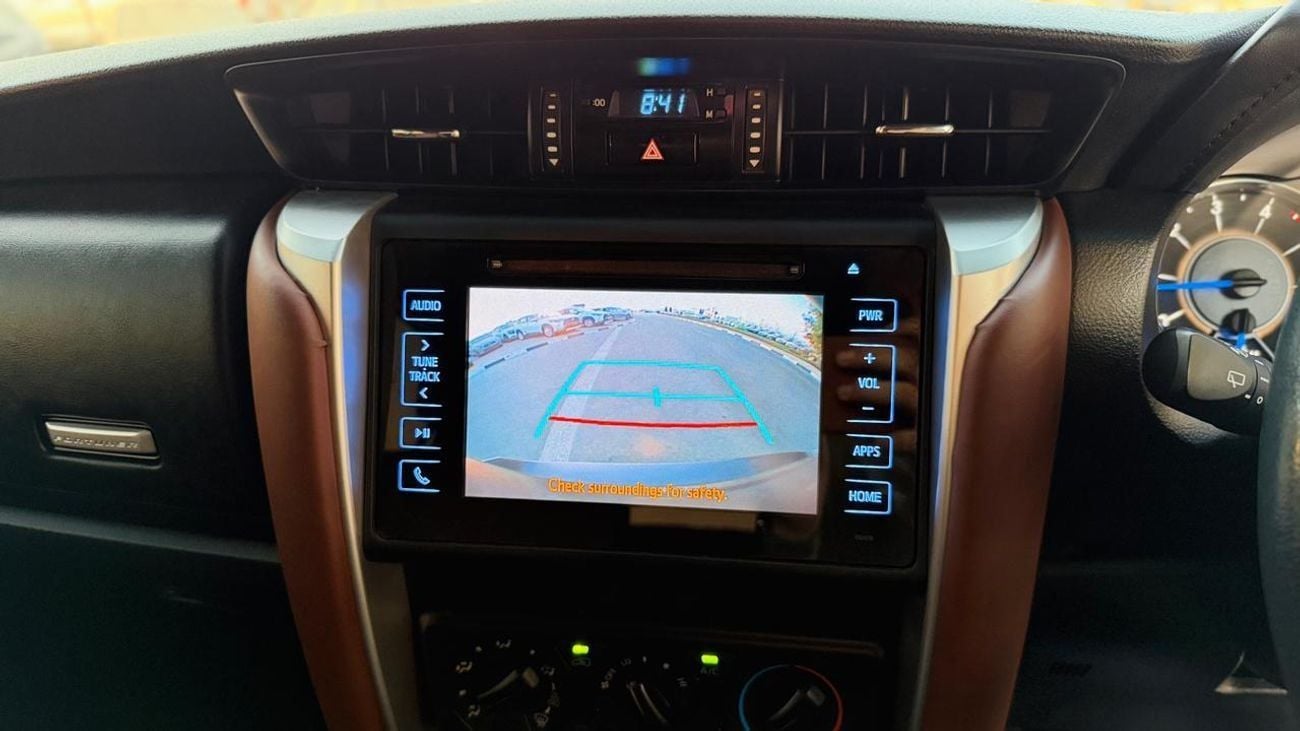 Toyota Fortuner 2017 | RHD | 2.8L DIESEL ENGINE | 4 X 4 | PARKING SENSOR | PUSH START ENGINE | DUAL TONE LEATHER SEA