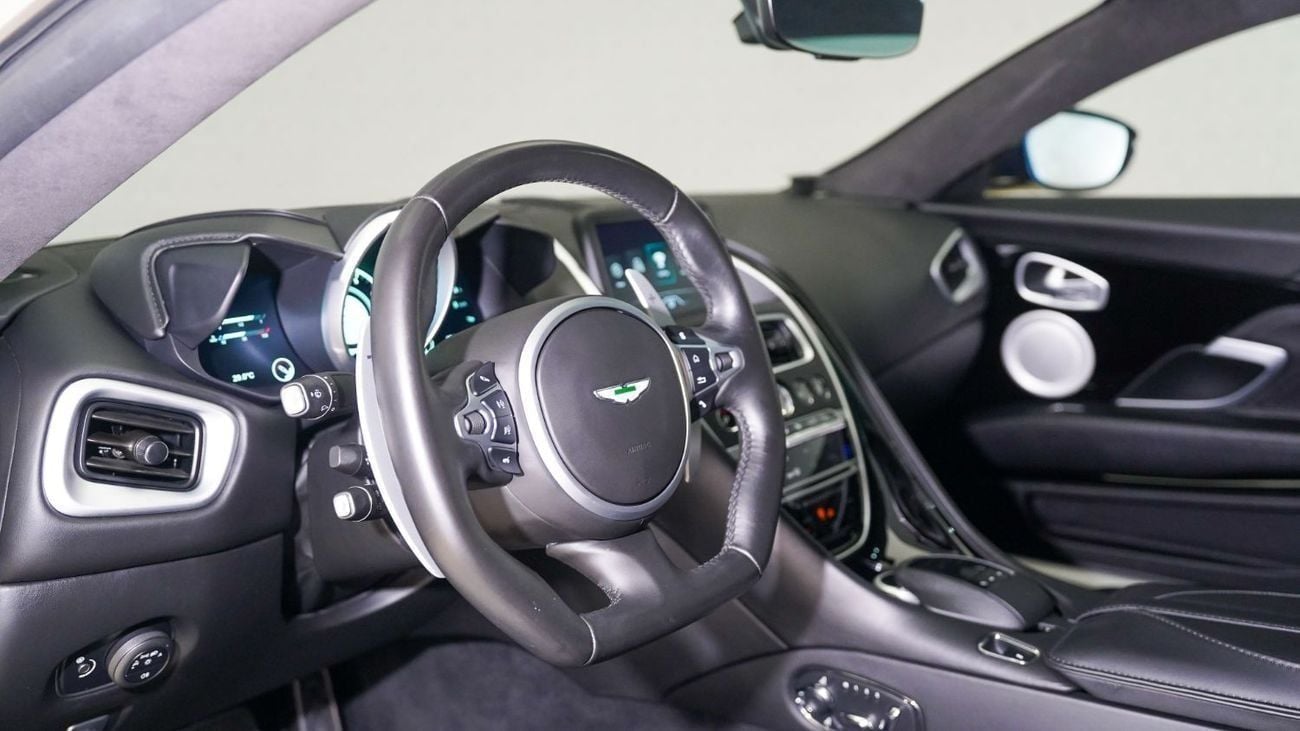 أستون مارتن DBS Superleggera 5.2L