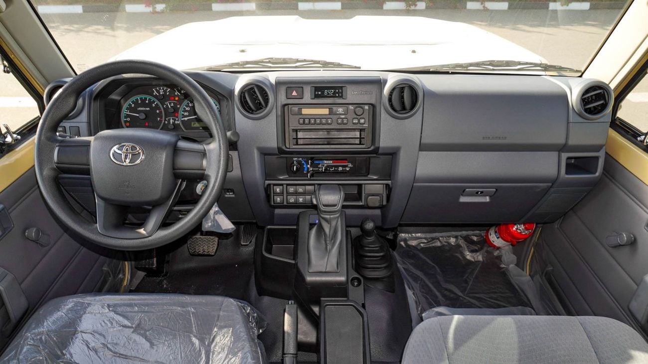 تويوتا لاند كروزر 70 ECTAGR019 - 2025 Toyota LC78 3 Doors Hardtop - 4.0L Petrol Auto Beige - With Snorkel