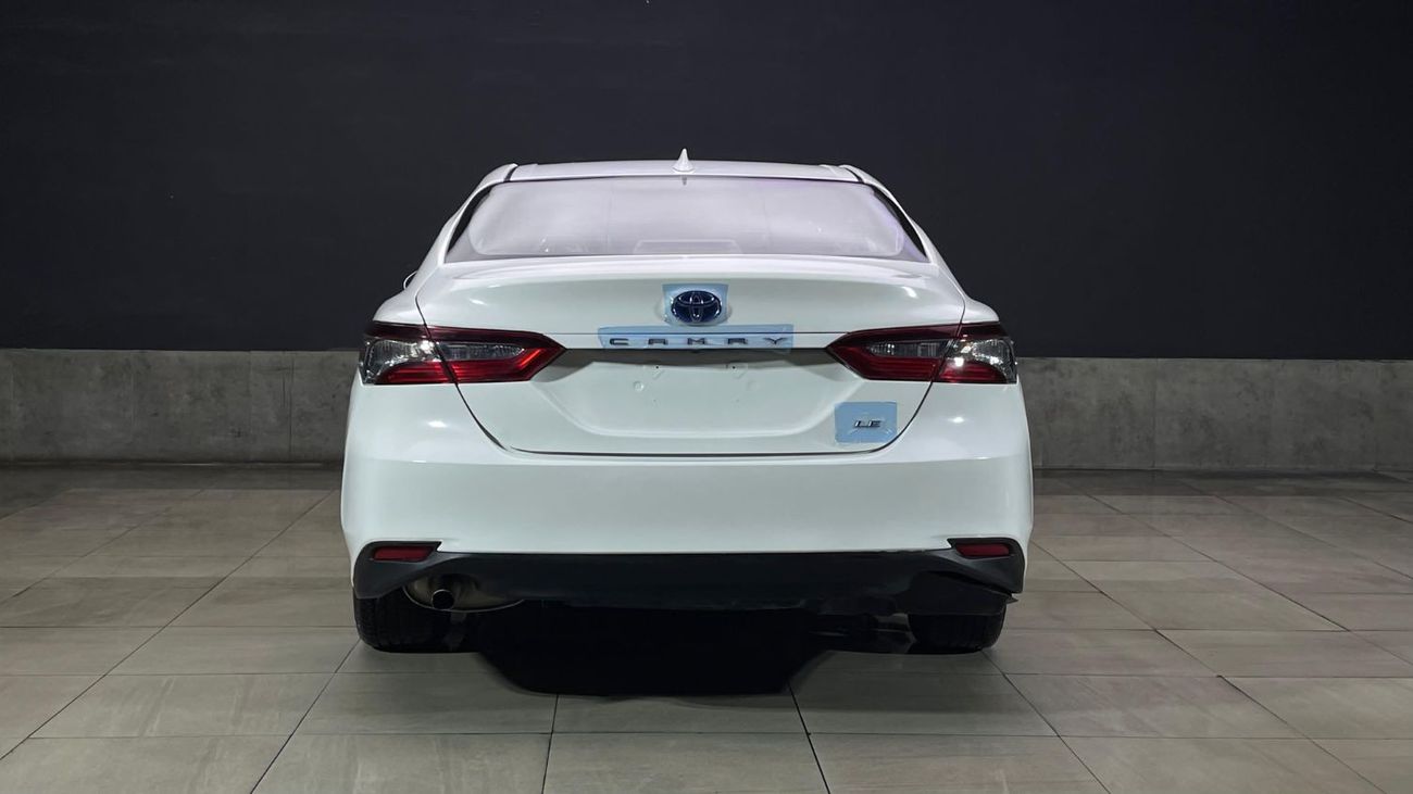 Toyota Camry LE Hybrid 2.5L