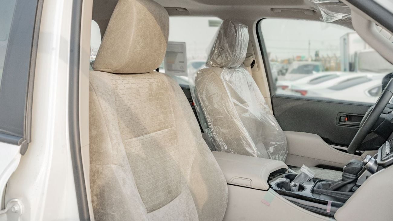 تويوتا لاند كروزر 2026 Toyota Land Cruiser GXR 3.5L AT Petrol (With Sunroof) (White-Beige)