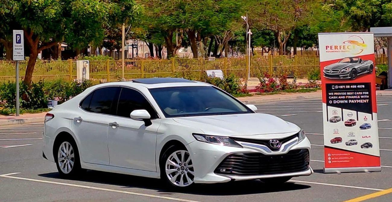 تويوتا كامري SE 2.5L (181 HP)