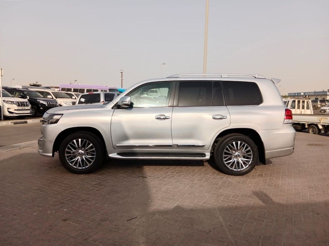 تويوتا لاند كروزر TOYOTA LAND CRUISER RIGHT HAND DRIVE (PM1450)