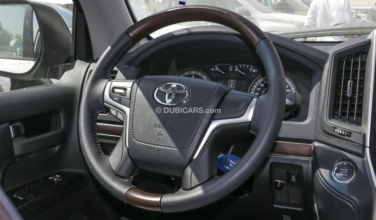 Toyota Land Cruiser GXR V8