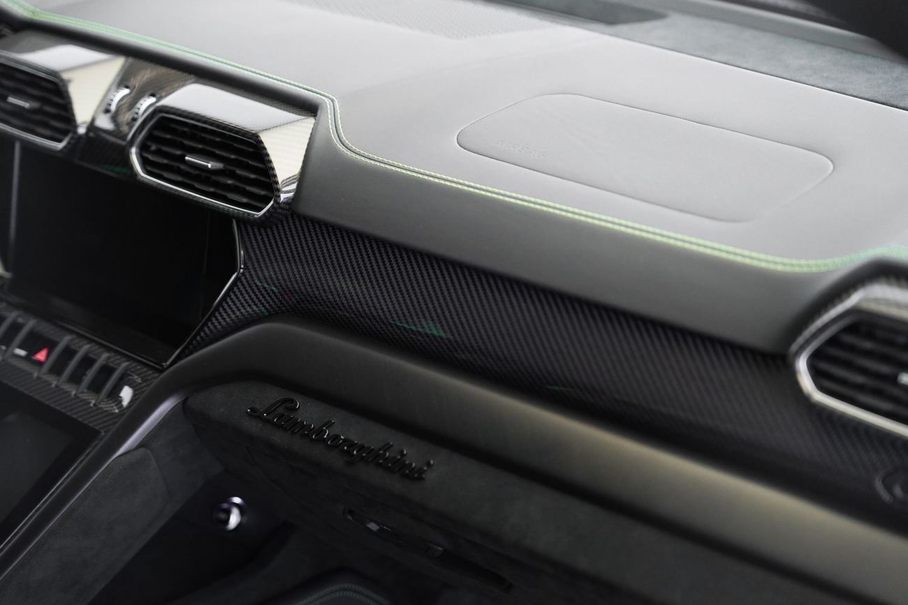 لامبورغيني اوروس 4.0T V8 Performante