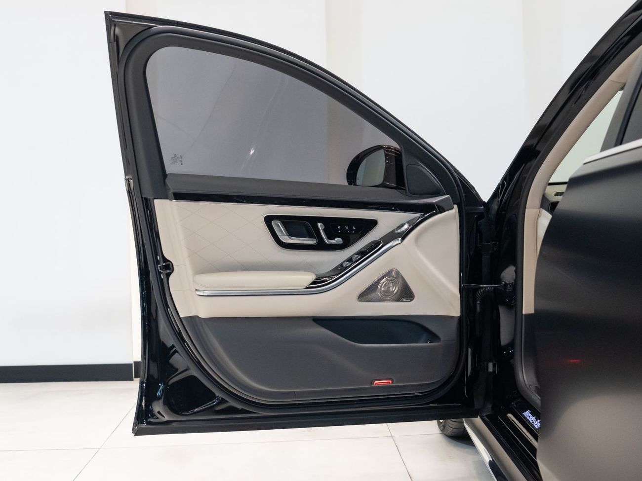 مرسيدس بنز S 500 S-Class 4Matic | 2021 | Matte Black | Fully Loaded | Excellent Condition