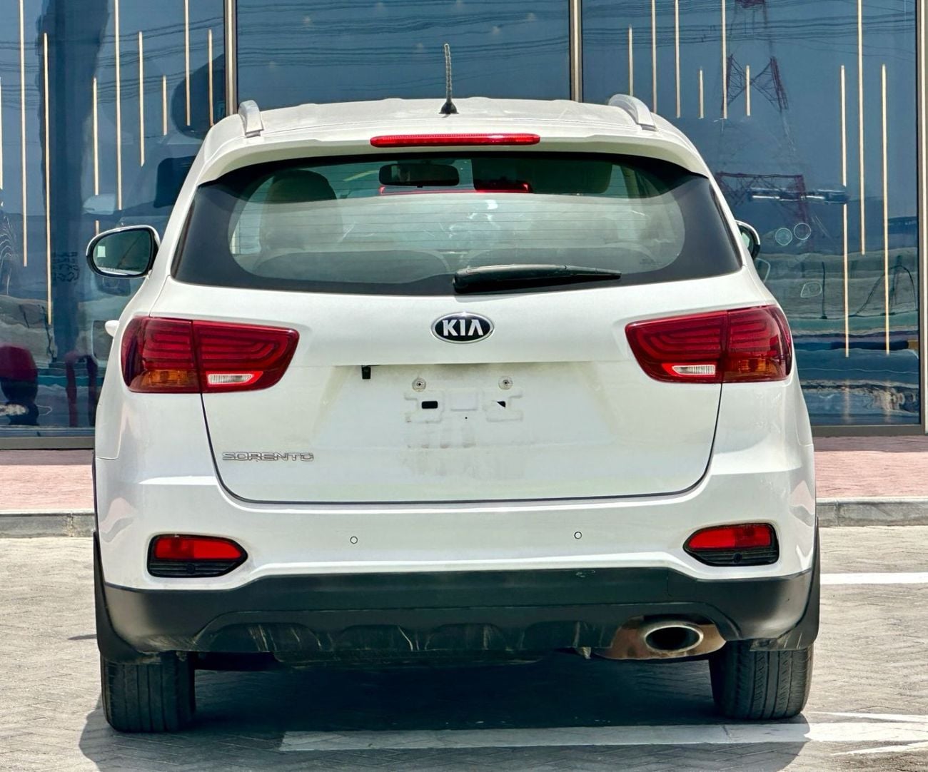كيا سورينتو 670-Monthly l GCC l 2.4L, Cruise, Camera l Accident Free