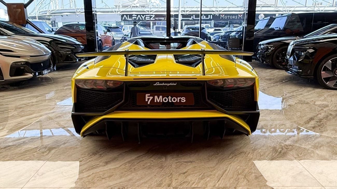Lamborghini Aventador 6.5L V12 Lamborghini Aventador SV 2016 - LP 750-4 SV Roadster - Yellow (Giallo)