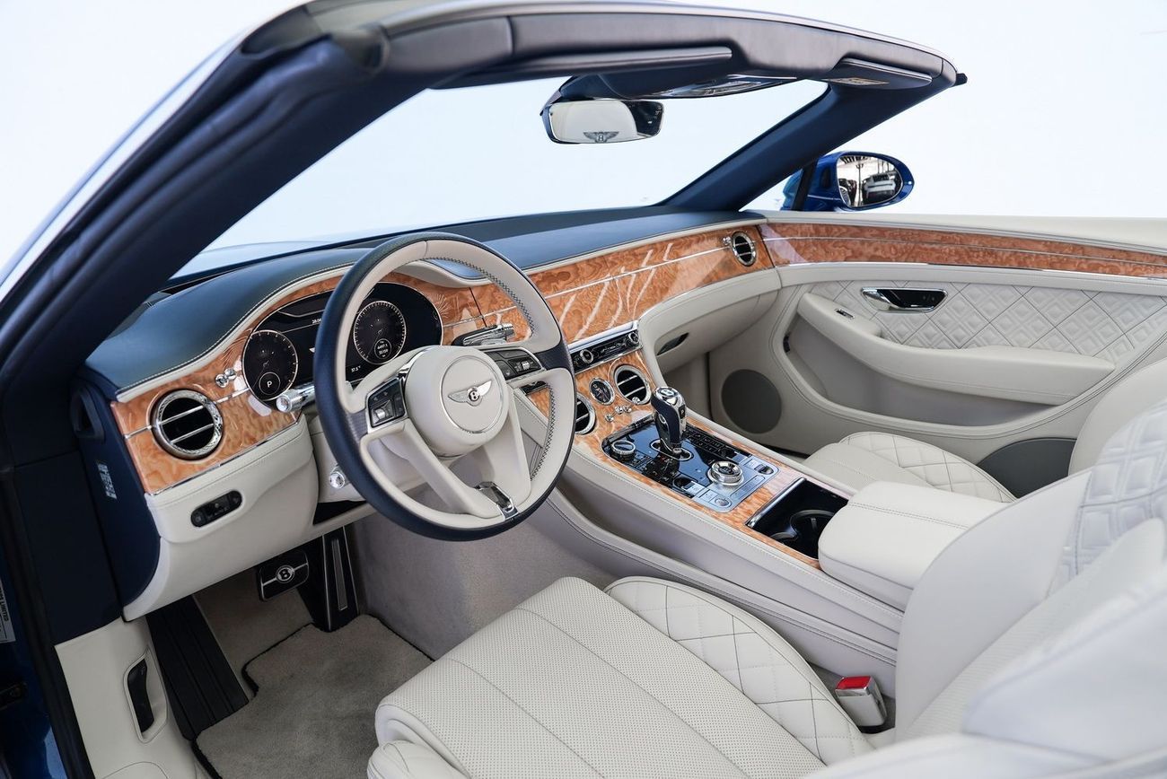 بنتلي كونتيننتال جي تي سي Bentley GTC W12 First Edition