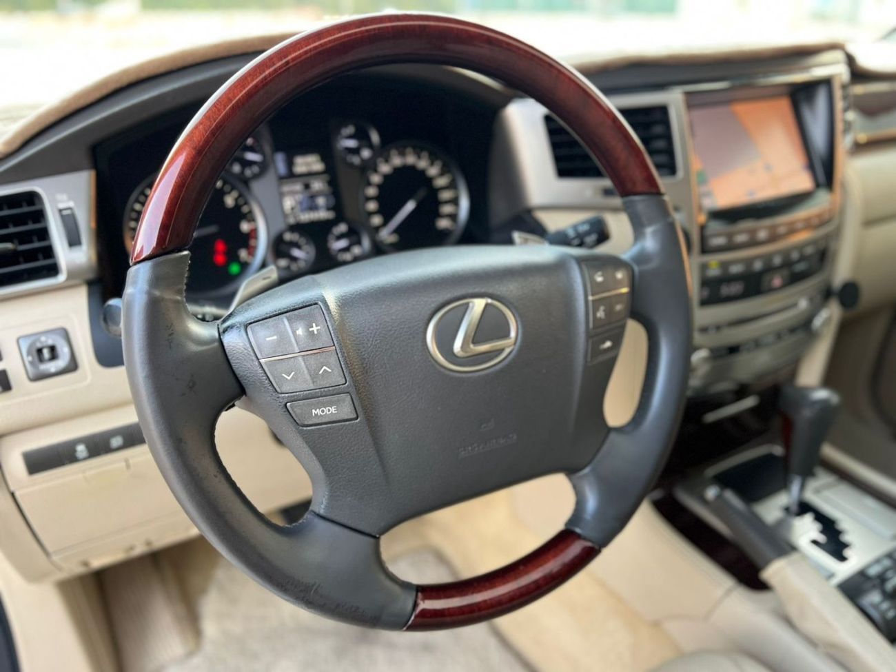 Lexus LX 570