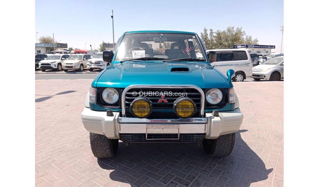 Mitsubishi Pajero MITSUBISHI PAJERO RIGHT HAND DRIVE (PM1351)