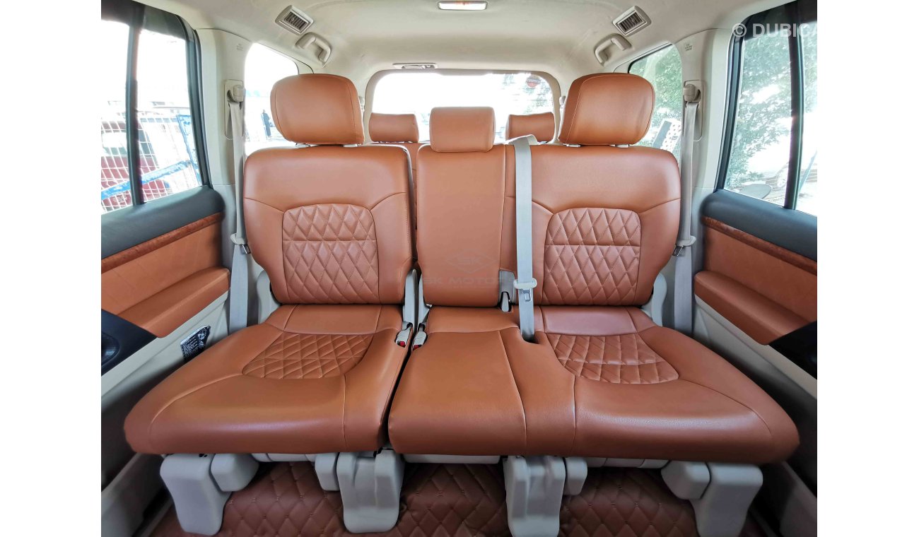 Toyota Land Cruiser 4.6L, 18" Rims, DRL LED Headlights, Driver Power Seat, Leather Seats, DVD, Rear Camera (LOT # 9816)