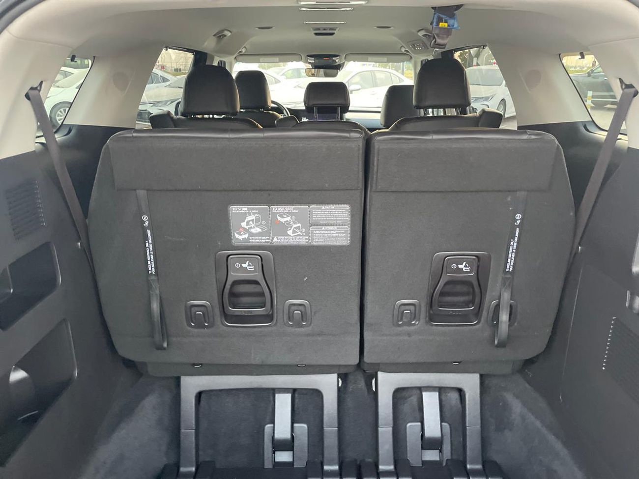 Kia Carnival 2022 EX 3.5L V6 - Full Option - 8 Seater - Front & Rear Radar Sensor - Trunk / Door Ful