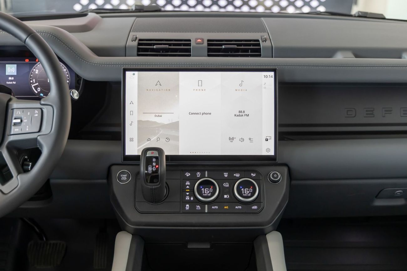 Land Rover Defender Land Rover Defender X-Dynamic HSE P400 - 2026 - GCC (Export)