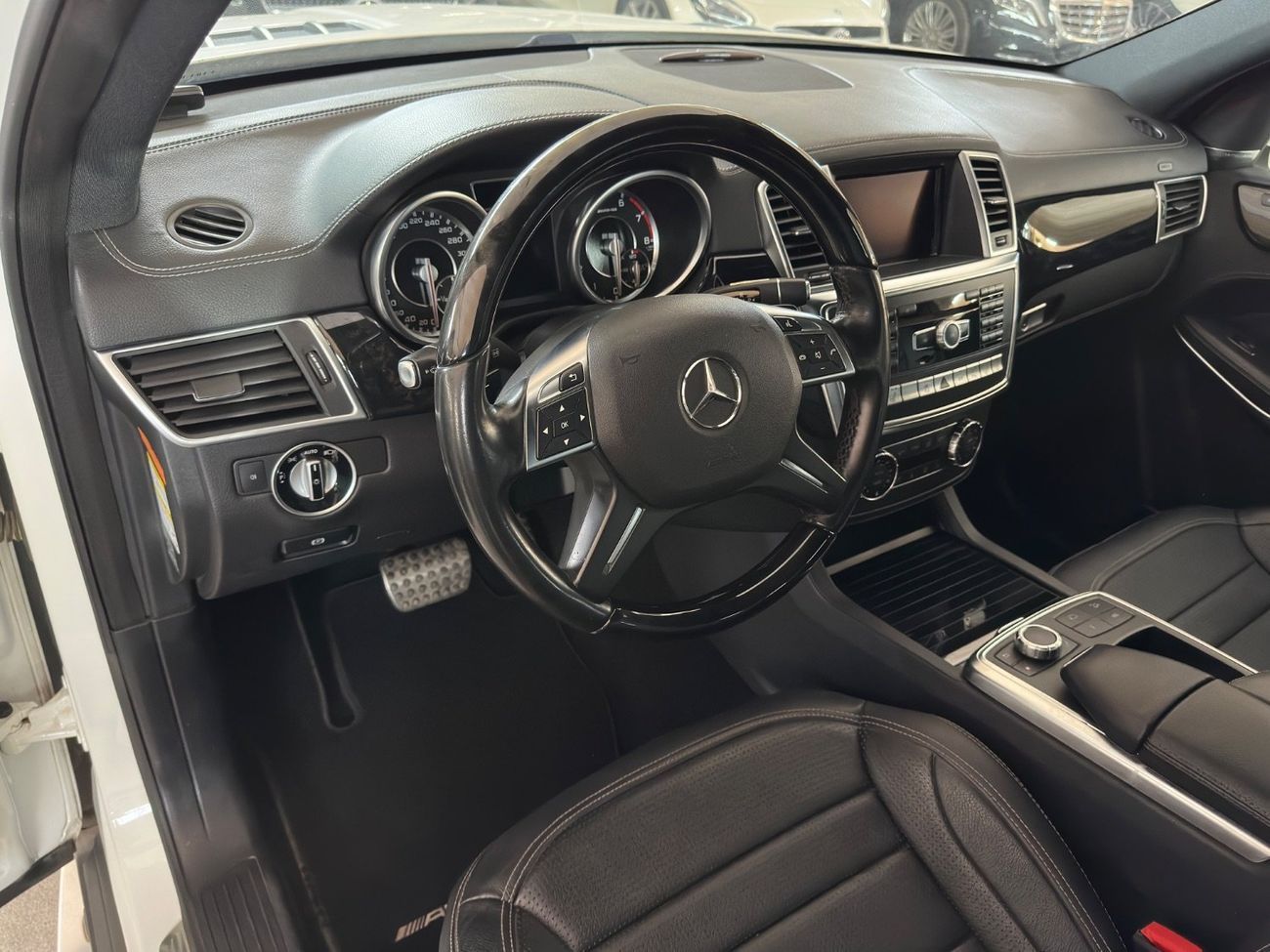 Mercedes-Benz GL 63 AMG 2014 5.5L | FULL SERVICE HISTORY | TWO KEYS | PANORAMIC ROOF | FULLY LOADED