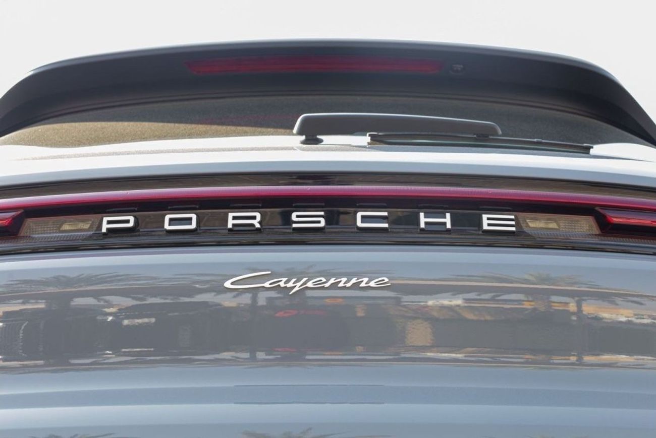 بورش كايان Porsche Cayenne 2024 GCC under Agency Warranty with Flexible Down-Payment.