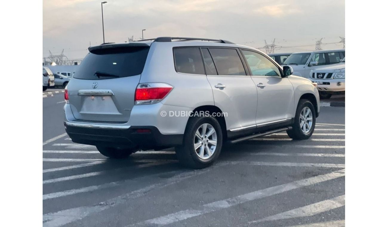 Toyota Highlander *Offer*2012 Toyota Highlander SE 4x4 Full Option - Sunroof Leather Seat