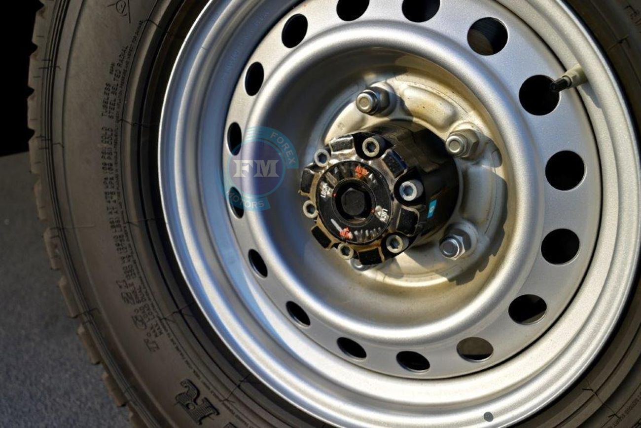 Toyota Land Cruiser Pick Up 79 single cab DLX 2.8L Turbo Diesel 4WD Automatic