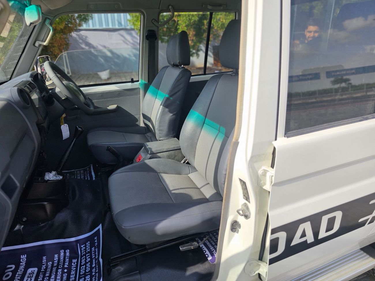 تويوتا لاند كروزر بيك آب Double Cabin-RHD-4.5L-Diesel-Manual-4WD-8 Cylinders-5 Seats-4 Doors