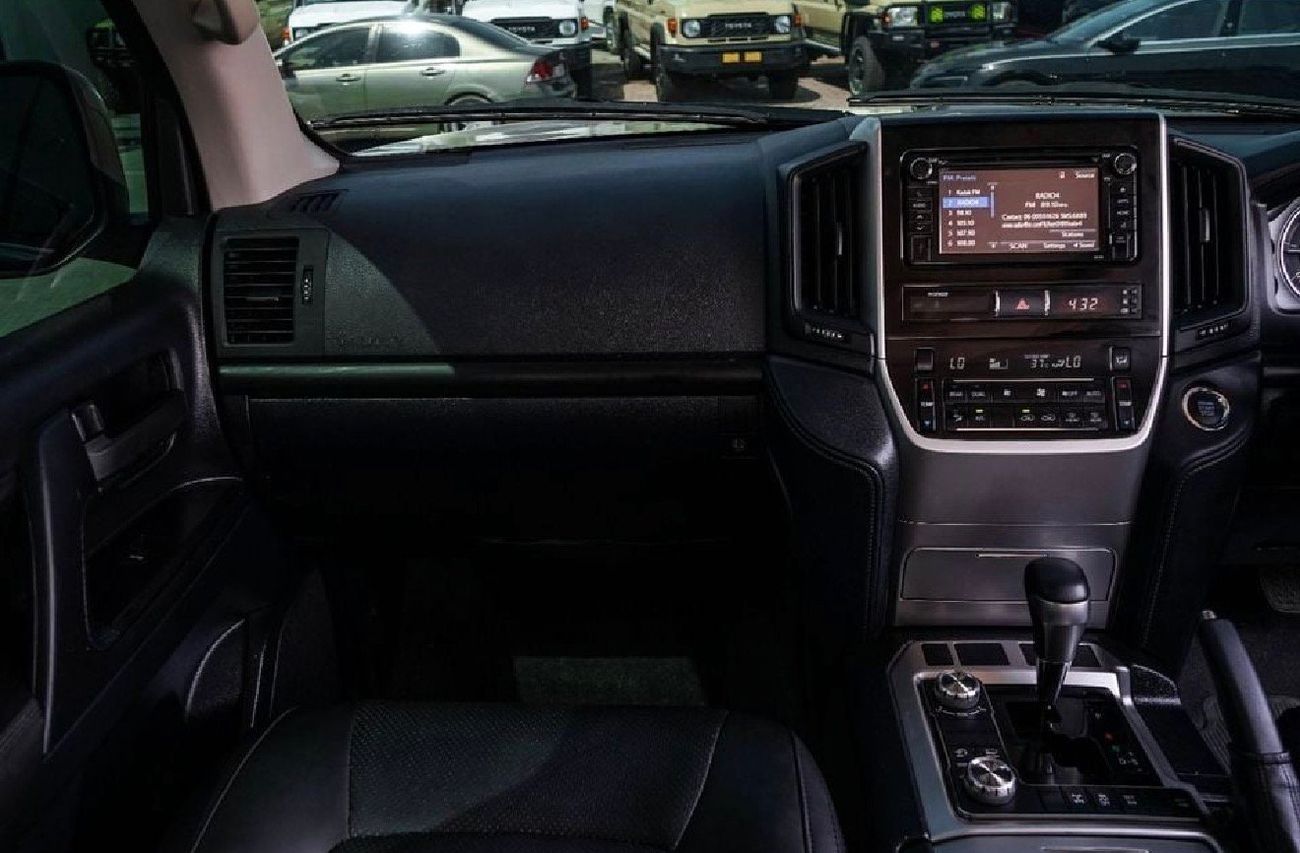 تويوتا لاند كروزر Safari 4.0L