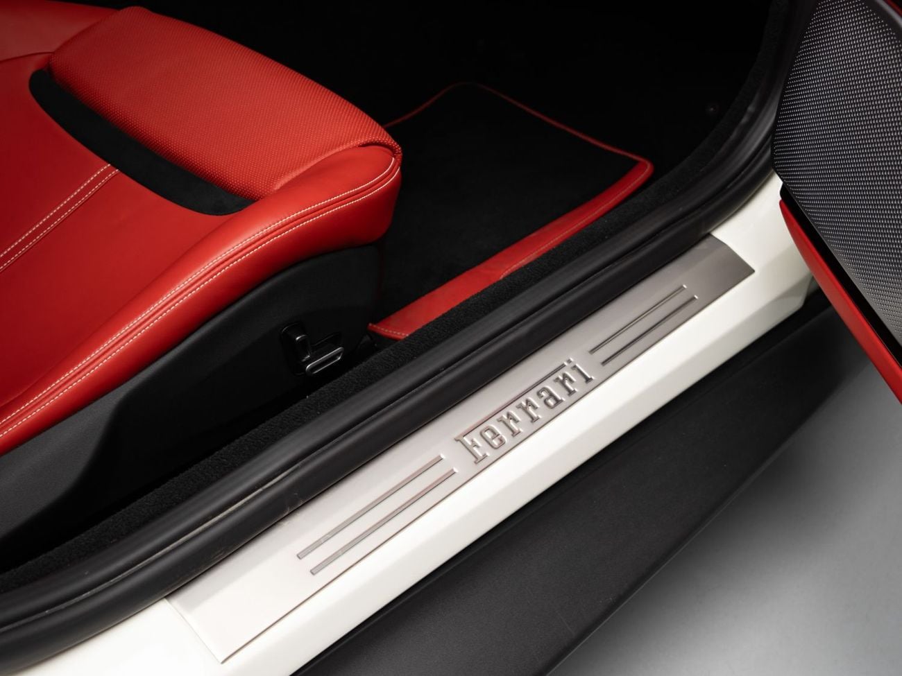فيراري روما STANDARD BUY NOW, PAY 2027 | THE BLACKLINE STANDARD | Ferrari Warranty + Service Contract, GCC