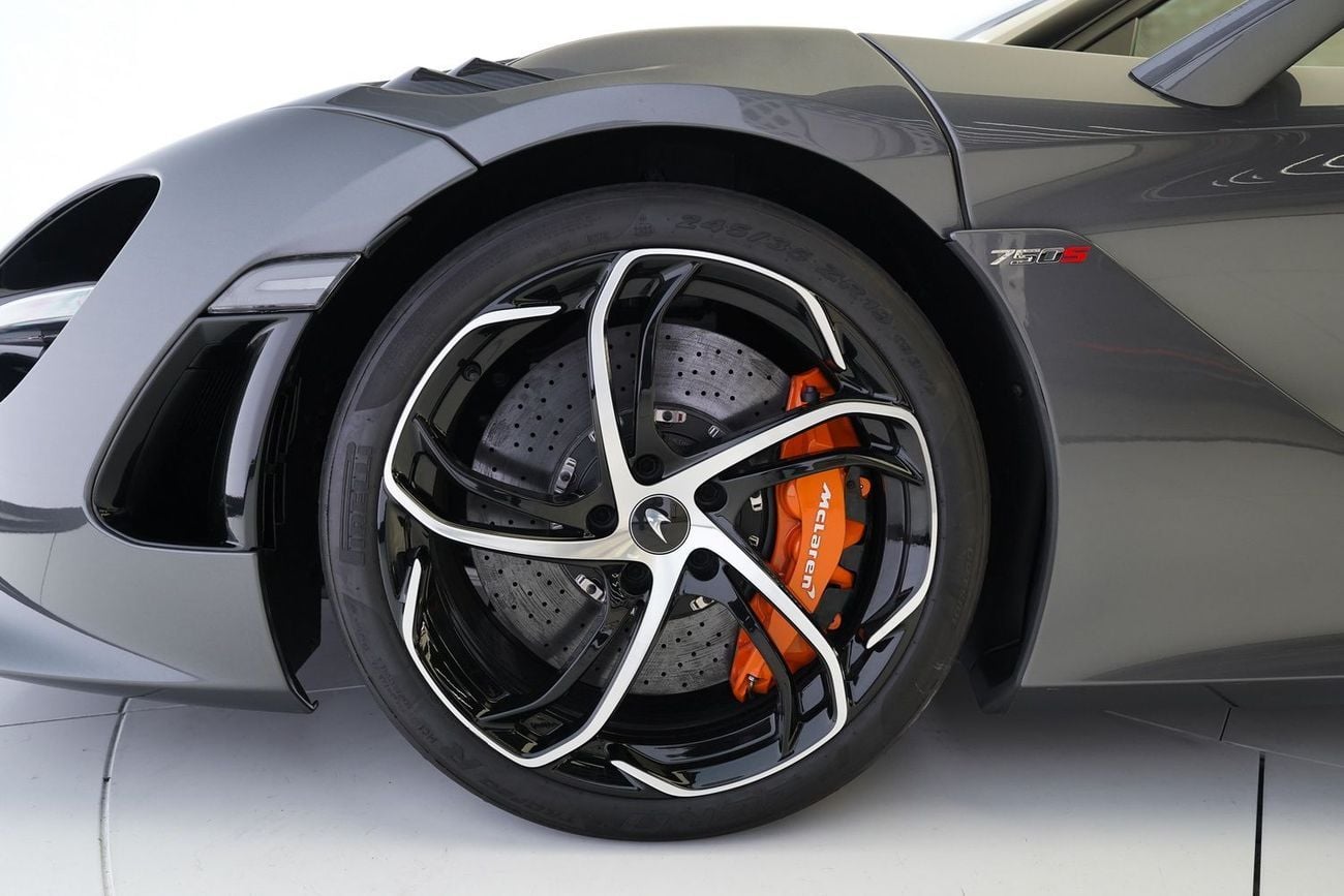 McLaren 750S COUPE
