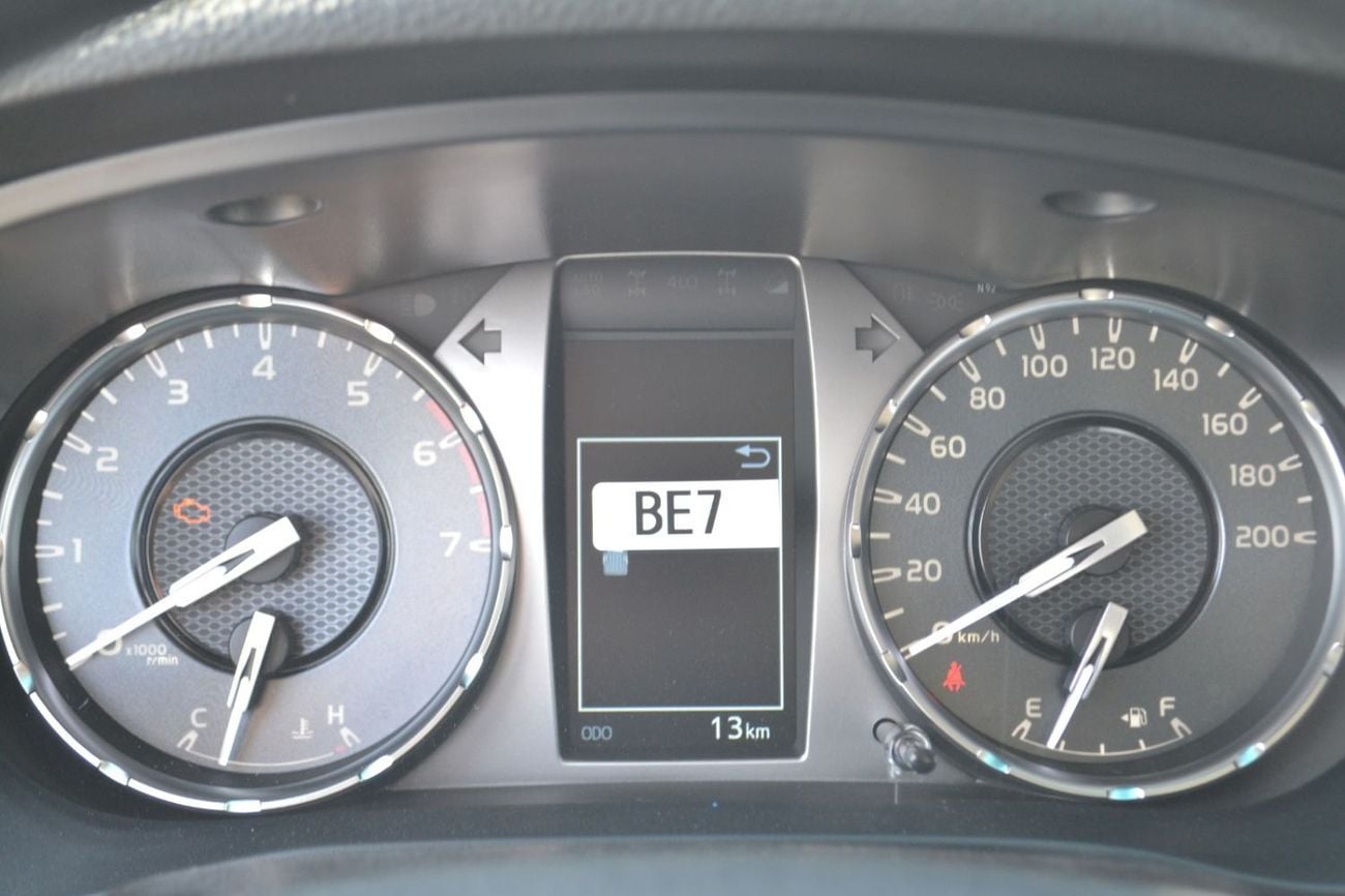 Toyota Hilux SR5 (NON GCC) 4x4 2.7L MT Petrol SR5