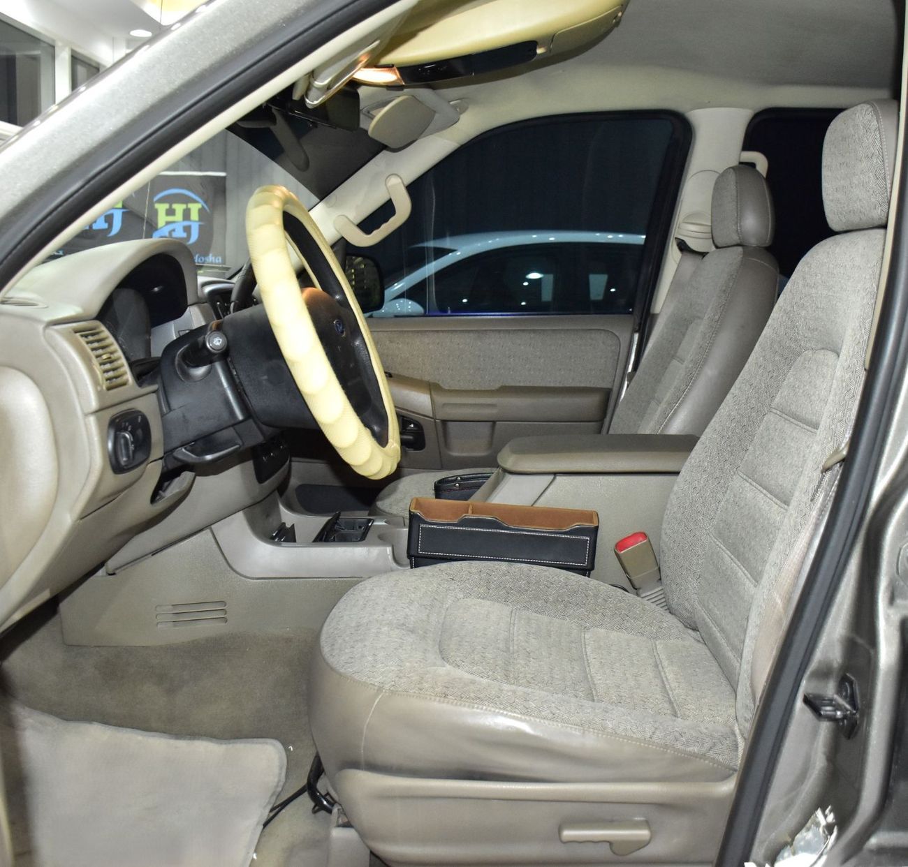 فورد إكسبلورر EXCELLENT DEAL for our Ford Explorer XLS 4x4 ( 2002 Model ) in Grey Color GCC Specs